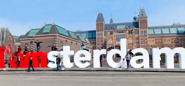 Amsterdam, Hollanda olduğumu metin