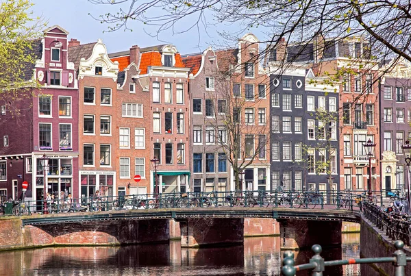 Tipik mimari Amsterdam, Hollanda — Stok fotoğraf