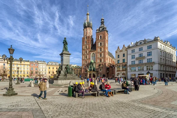 Głównego placu i Bazyliki Mariackiej w Krakowie — Zdjęcie stockowe