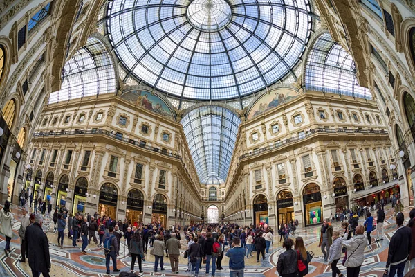 밀라노, 이탈리아에서의 쇼핑 — 스톡 사진