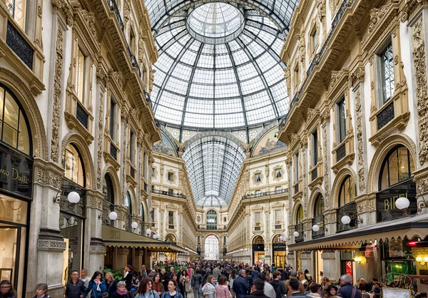 Centro comercial em Milão, Itália — Fotografia de Stock