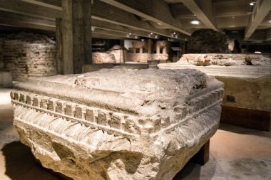 Underground Milan Katedrali, İtalya