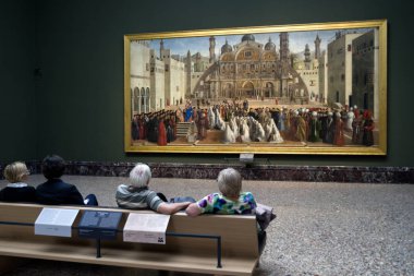 Brera Sanat Galerisi, Milan resimde bakarak insanlar