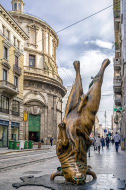 Bronz scultoure Milano, İtalya