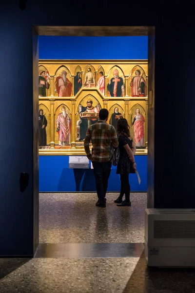 Visitantes en Brera Galería de arte, Milán — Foto de Stock