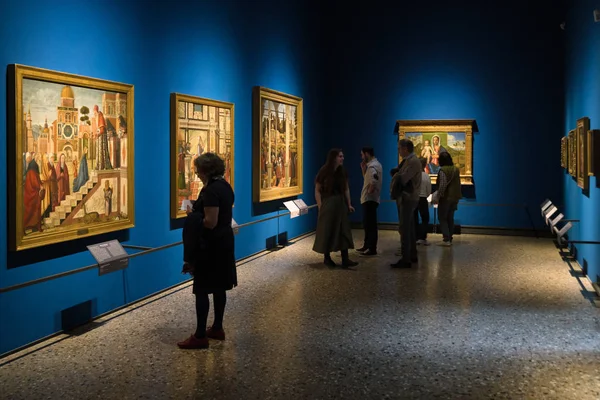 Visitor looking at painting in Brera Art gallery, Milan — стоковое фото