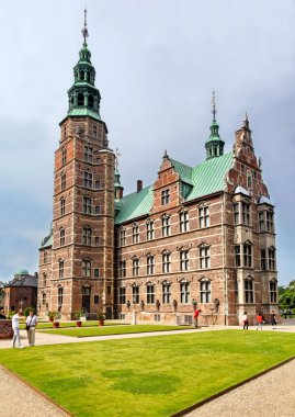 COPENHAGEN, DENMARK - 2 Ağustos 2012 'de Kopenhag' daki Rosenborg Sarayı ve Bahçeleri