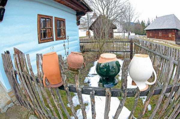 Ceramic Pitcher Fence Village Pribylina Open Air Museum Slovakia — Stock Photo, Image