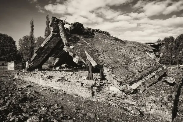 Poškozená Budova Koncentračním Táboře Osvětim Birkenau Polsko — Stock fotografie