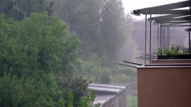 Плохая Погода Городе Дождливый День Балконы Квартире — стоковое видео