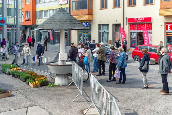 Ruzomberok Slovakia April 2020 People Face Masks Standing Front Marketplace — Stock Photo, Image