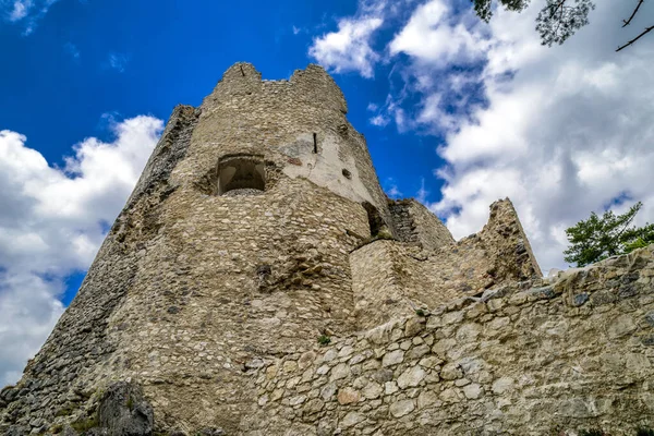 Torre Del Castello Blatnica Slovacchia — Foto Stock