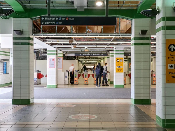 Estação Ferroviária Central Sydney Tranquila Vazia Com Pessoas Durante Covid — Fotografia de Stock