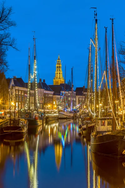 Zeilboten en masten op de kade van de Hoge der Aa Groningen — Stockfoto