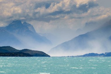 Deniz sis göl wakatipu üzerinde