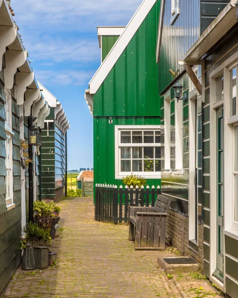 Architectonische details van houten huizen in Dutch Village — Stockfoto