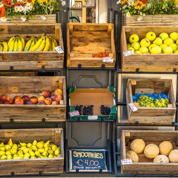 Suporte de frutas orgânicas — Fotografia de Stock