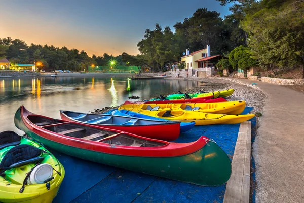 Colorful Kayaks for rent — Stock Photo, Image