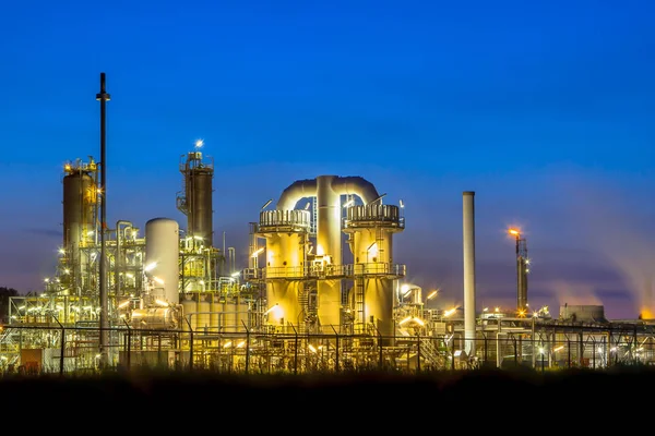 Industrial Chemical factory night scene — Stock Photo, Image