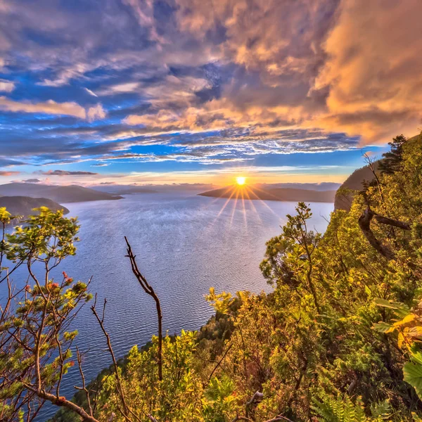 Vista aérea do fiorde em torno de Vestnes, na Noruega — Fotografia de Stock