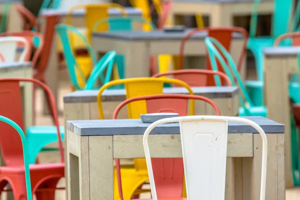 Colorato ristorante terrazza — Foto Stock