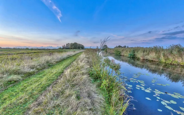 Yolu Onlanden Nehri tarafından