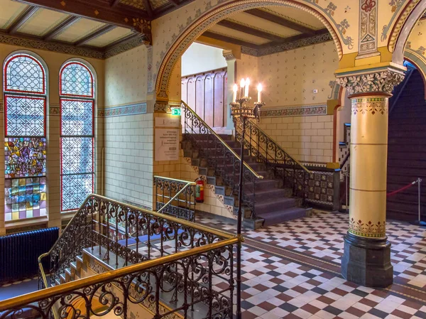 Eski bir binanın tarihi iç