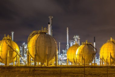 Sıvı doğal gaz küre şekil konteynerler