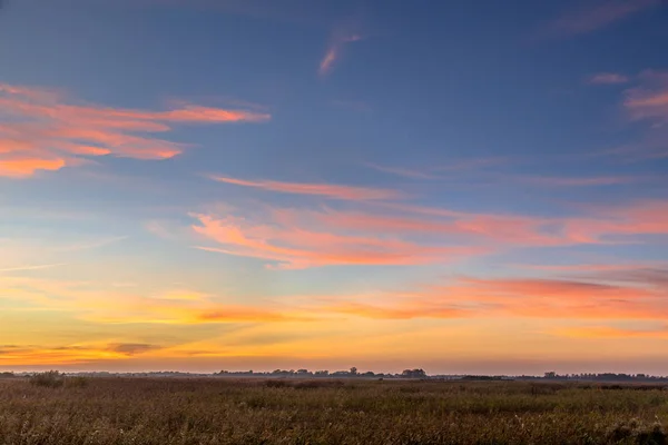 Mooie zonsondergang achtergrond — Stockfoto