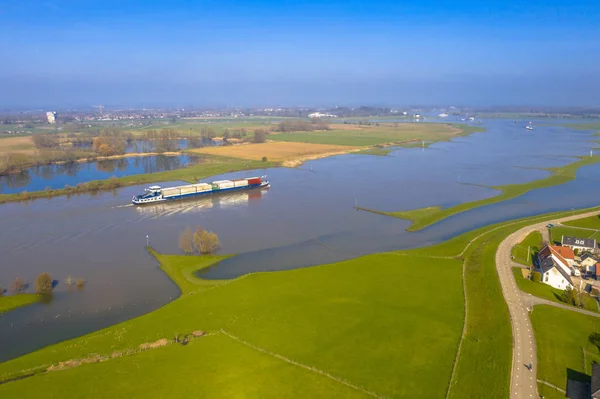 Buque de carga River Lek vista aérea — Foto de Stock