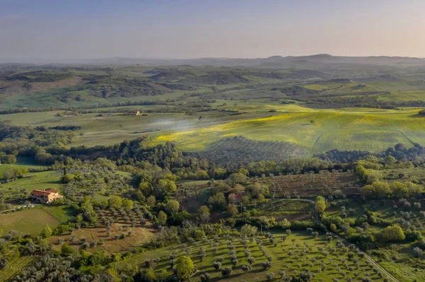 Vista Aérea Campo Toscana Nevoeiro Amanhecer Toscana Itália Abril — Fotografia de Stock