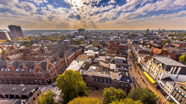 Batan Güneşin Altındaki Tarihi Groningen Şehir Merkezinin Gökyüzü Manzarası Hollanda — Stok fotoğraf
