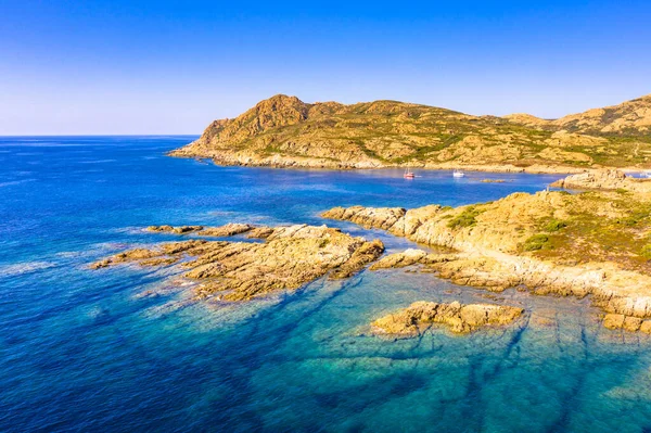 Vista Aérea Costa Rocosa Córcega Con Agua Azul Del Mar —  Fotos de Stock