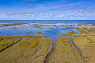 Gelgit Bataklığı ulusal parkı ve Waddensea bölgesinin hava manzarası Groningen ili. Hollanda