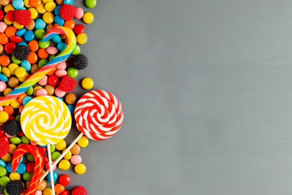 Renkli şekerler, üstten görünüm