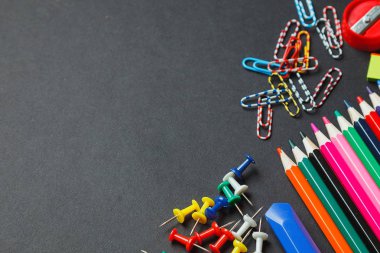 Okul yan malzemeleri