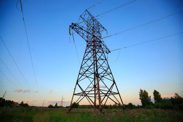 Look up High voltage of powertransmission towers — Stock Photo, Image