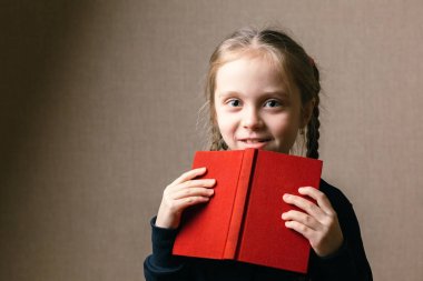 şirin küçük kitap ile