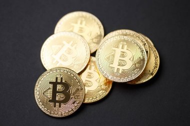 Birçok altın bitcoins
