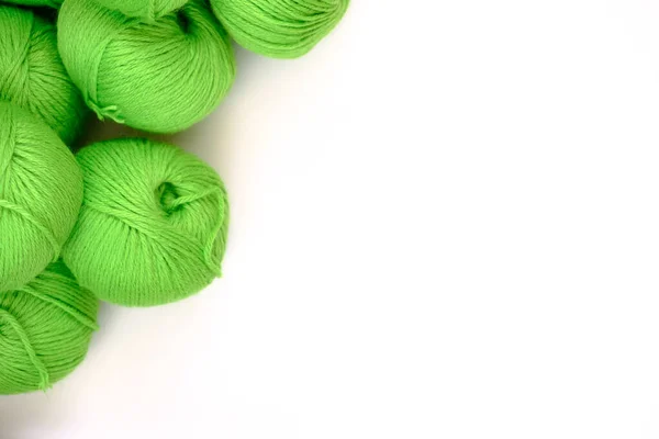 Green Skein vlákno hromádka pro vlněné pletení Closeup — Stock fotografie