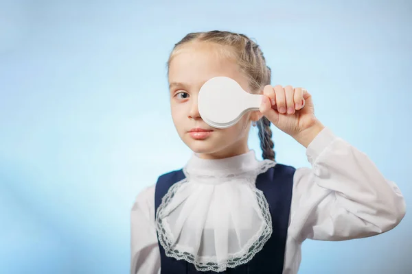 Funny Girl Pupil Holding Matematikai Rajongói portré — Stock Fotó