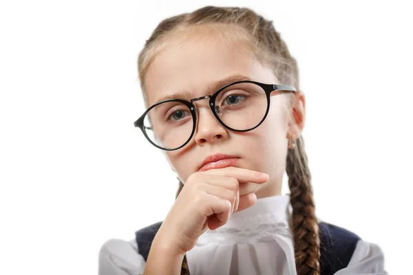 Divertido estudiante chica en gafas cerrar los ojos de cerca —  Fotos de Stock