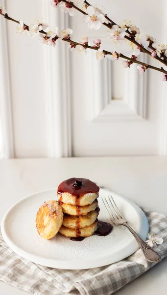 Breakfast Morning Cottage Cheese Pancakes Jam White Plate Russian Ukrainian — Stock Photo, Image