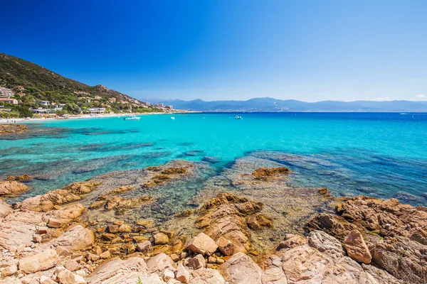 Ajaccio yakınlarındaki Korsika kıyı şeridi, Fransa, Avrupa. — Stok fotoğraf