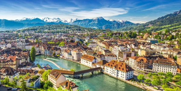 Pilatus montaña y ciudad —  Fotos de Stock