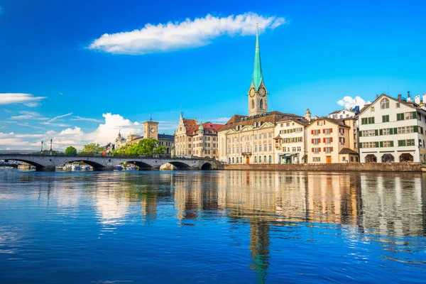 Zürich központjában, a Fraumunster Churcha — Stock Fotó