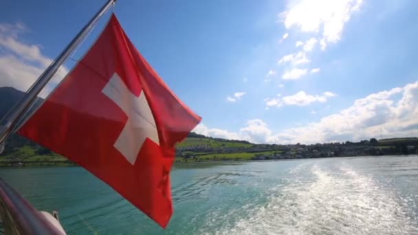 瑞士国旗在船上 — 图库视频影像