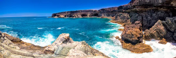 Costa de Ajuy con montañas vulcanas — Foto de Stock