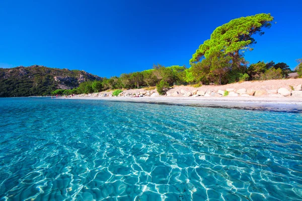 Santa Giulia zandstrand strand — Stockfoto