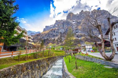  İsviçre Alpleri'nin nefes kesici Leukerbad Köyü
